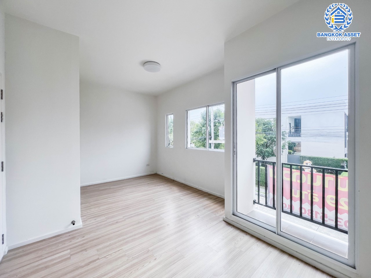 *****ทาวน์เฮ้าส์มือสองย่านนนทบุรี ม.แกรนด์พลีโน่ รัตนาธิเบศร์ หลังมุม บนเนื้อที่ 19 ตร.ว. ฟังก์ชัน 3 ห้องนอน 2 ห้องน้ำ 1 ที่จอดรถ ทำเลดี เชื่อมต่อถ.ติวานนท์, ถ.รัตนาธิเบศร์, ถ.นครอินทร์, ถ.ราชพฤกษ์ ใกล้รถไฟฟ้าสายสีม่วง "สถานีบางพลู" และจุดขึ้นทางด่วน "ศรีรัช-วงแหวน"